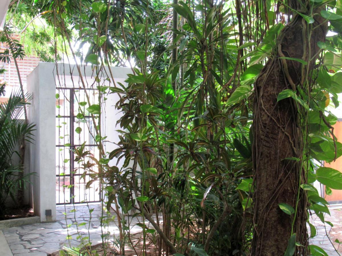 Sayura House Hotel Colombo Exterior photo