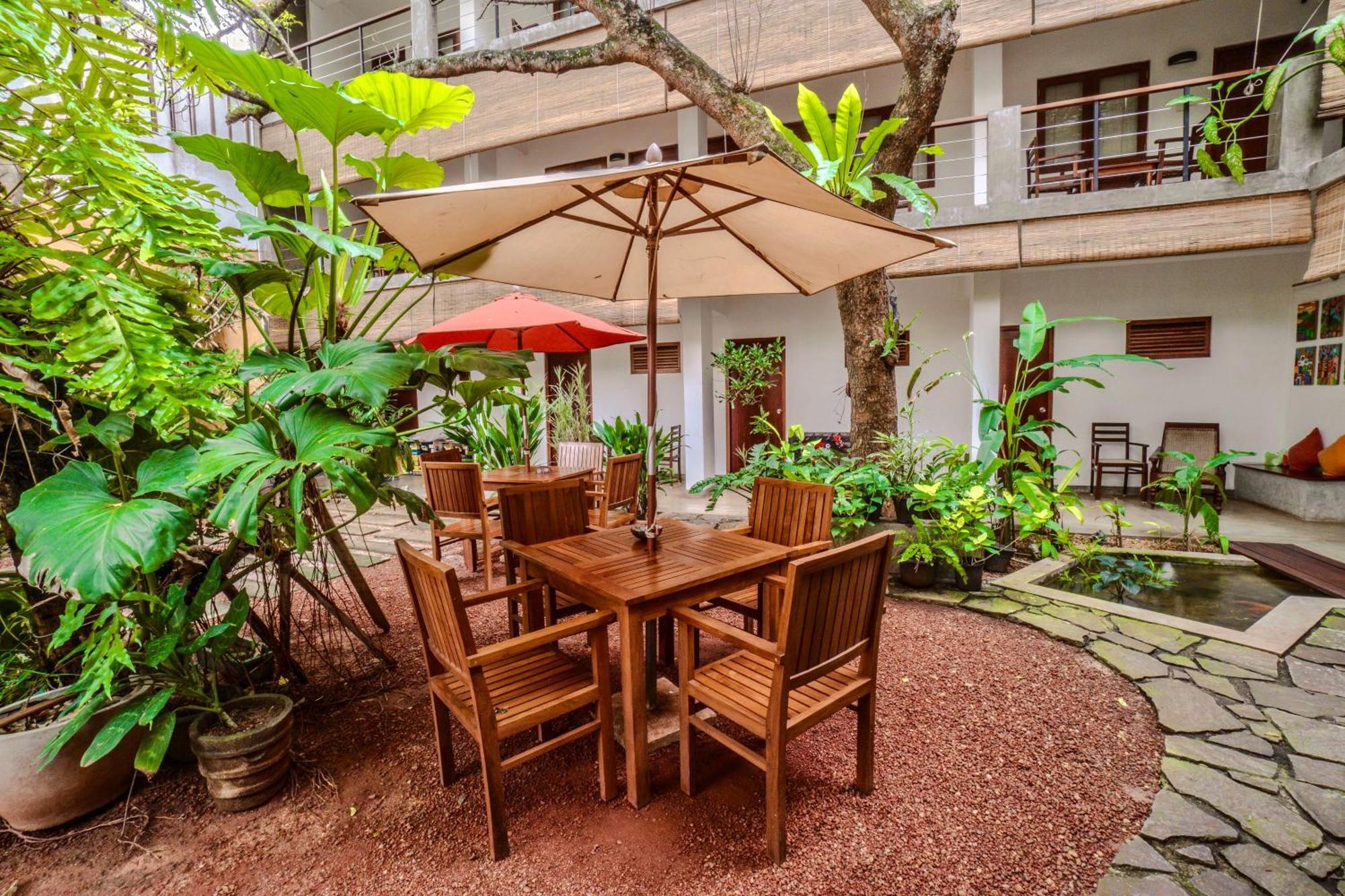 Sayura House Hotel Colombo Exterior photo
